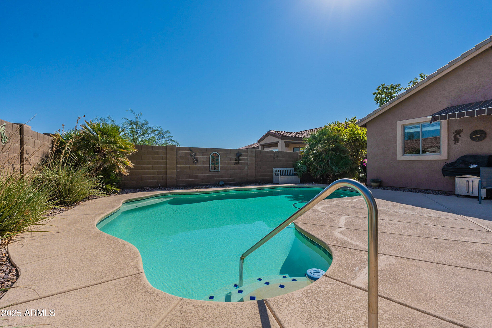 Property Photo: 1542 E Chaparral Place AZ 85122