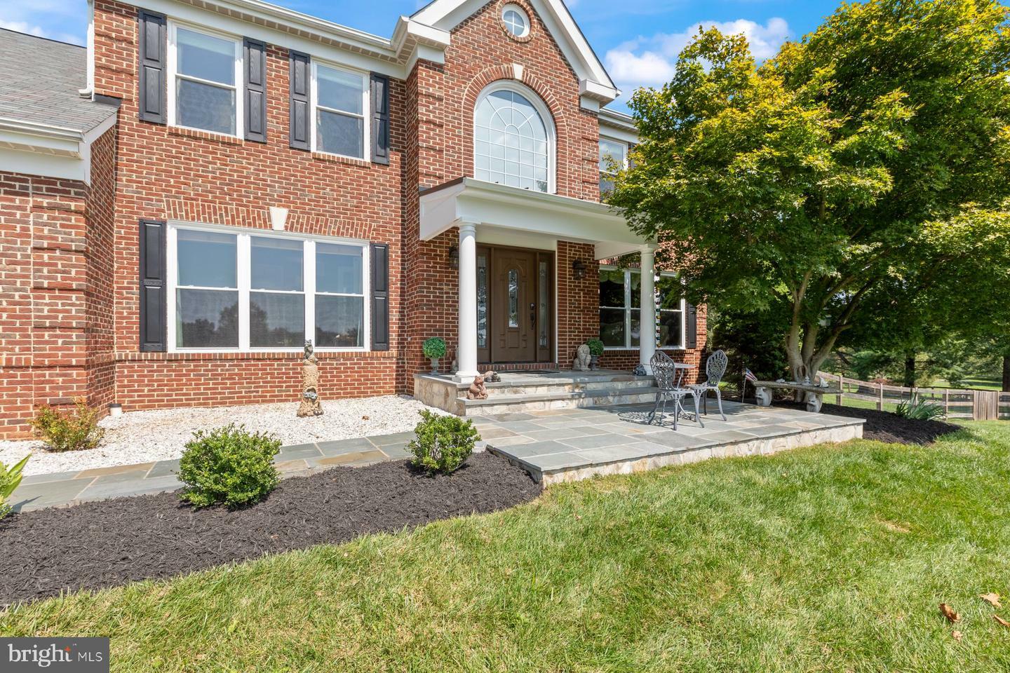 Property Photo:  9229 English Meadow Way  MD 20882 