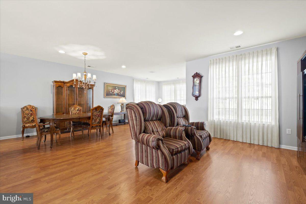 Property Photo:  21 Newton Court  NJ 08022 