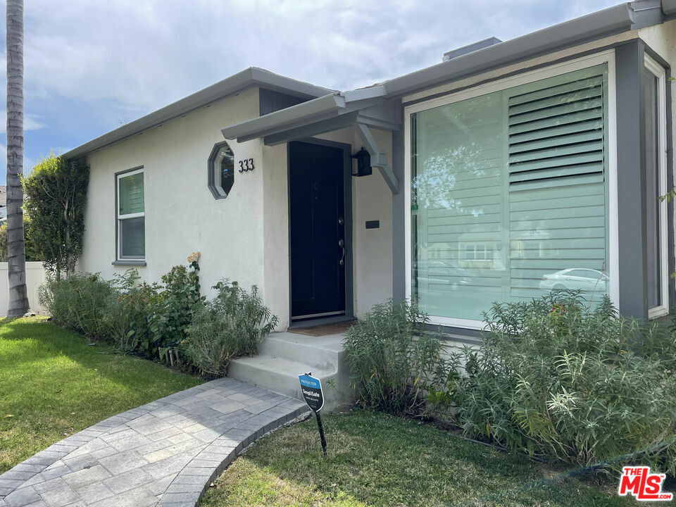 Property Photo:  333  W Spazier Ave  CA 91506 