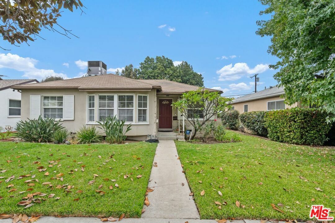 Property Photo:  16661 Magnolia Blvd  CA 91436 