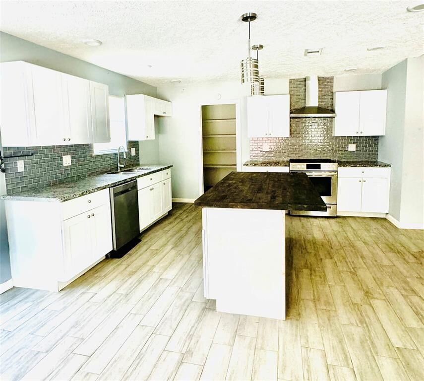 Property Photo: 11503 Davidson Road TX 77705
