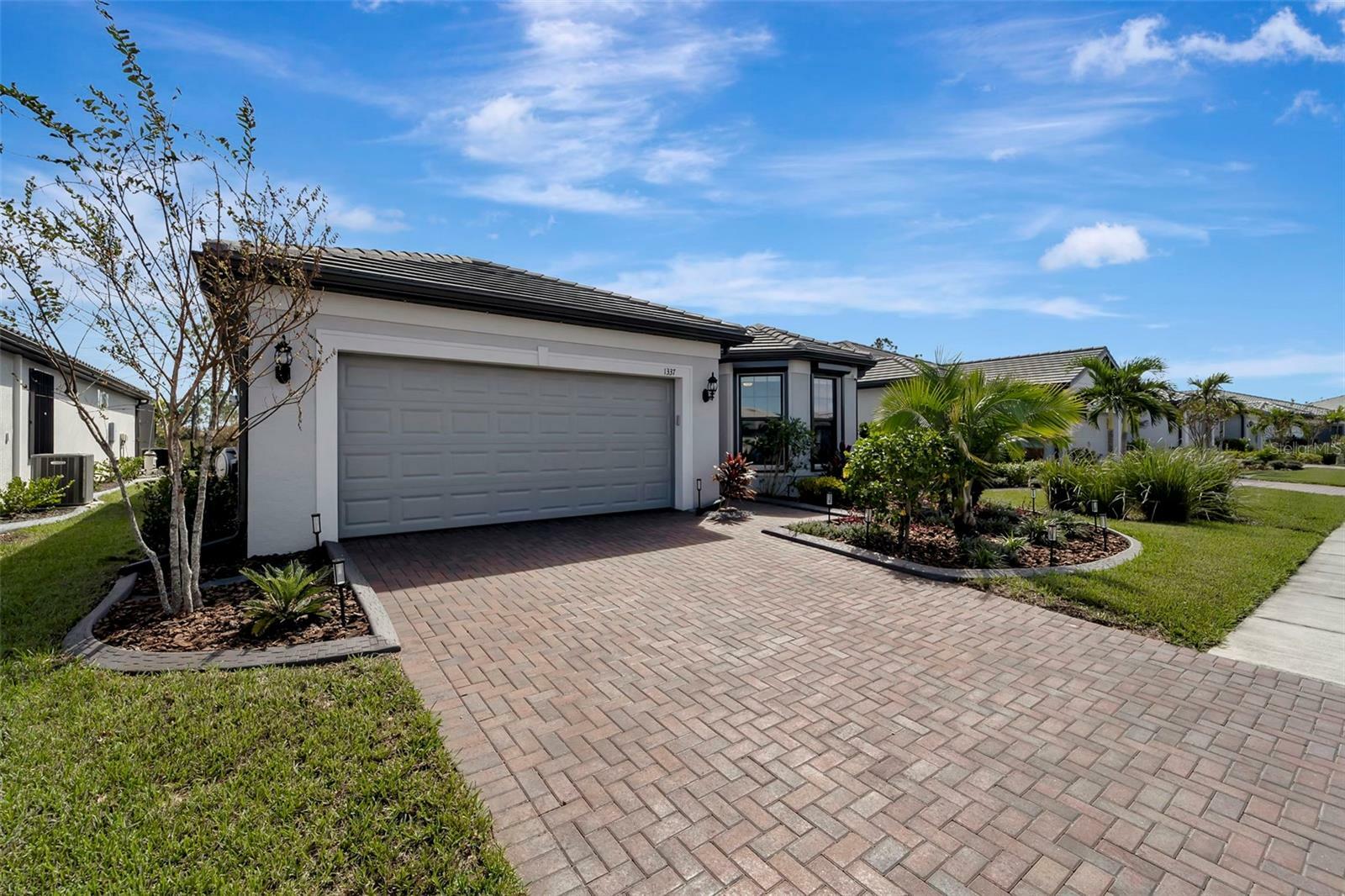 Property Photo:  1337 Sorrell Way  FL 34289 