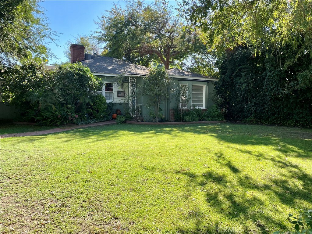 Property Photo:  12144 Blix Street  CA 91607 