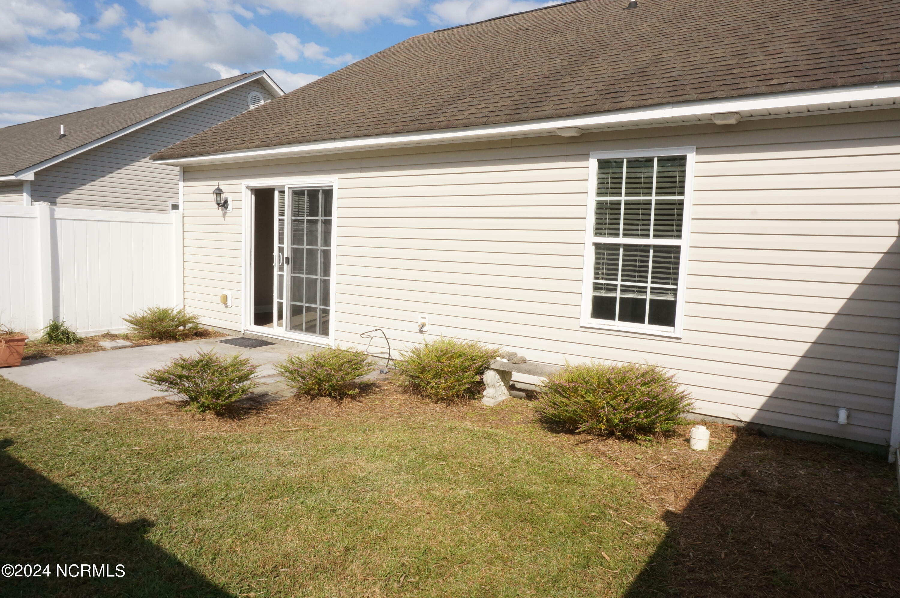 Property Photo:  186 Pine Hollow Road  NC 28445 