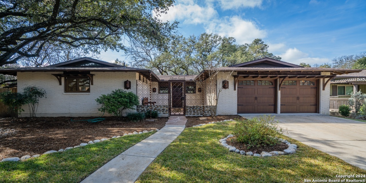 Property Photo:  302 W Silver Sands Dr  TX 78216 