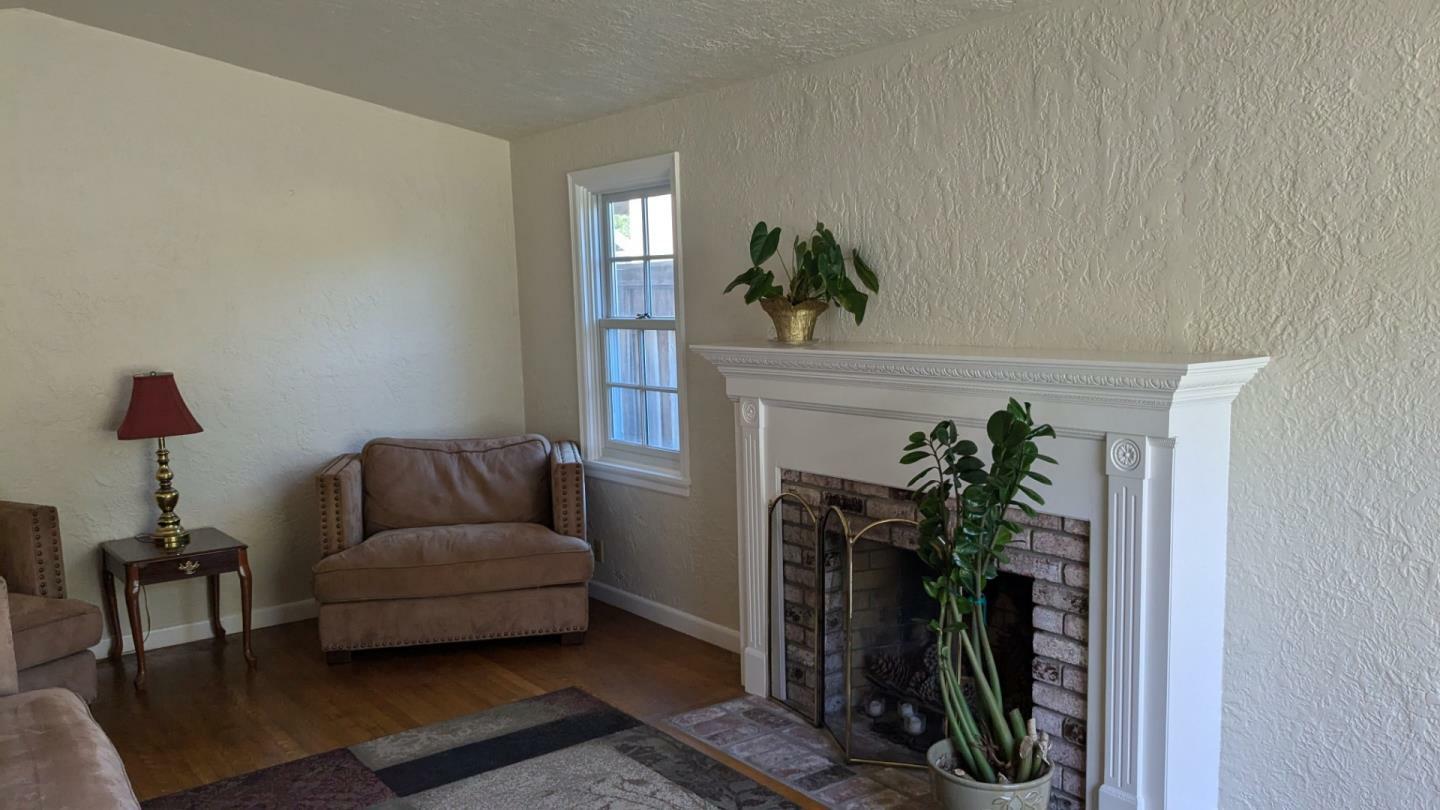 Property Photo:  943 Riverside Drive  CA 95125 