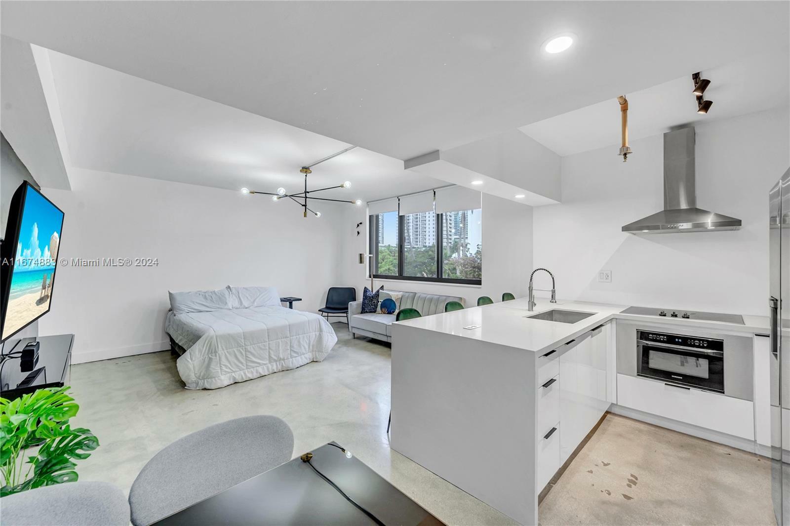 Property Photo:  540 Brickell Key Dr 409  FL 33131 