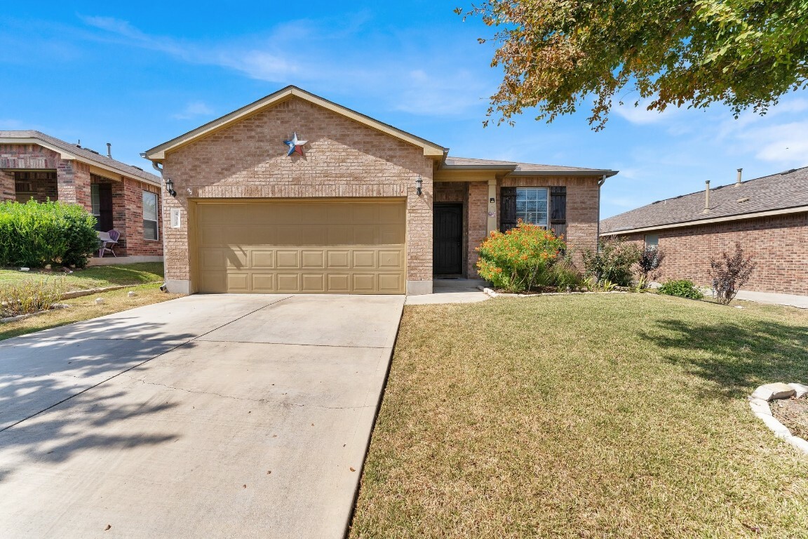 Property Photo:  431 Moonwalker Trail  TX 78610 