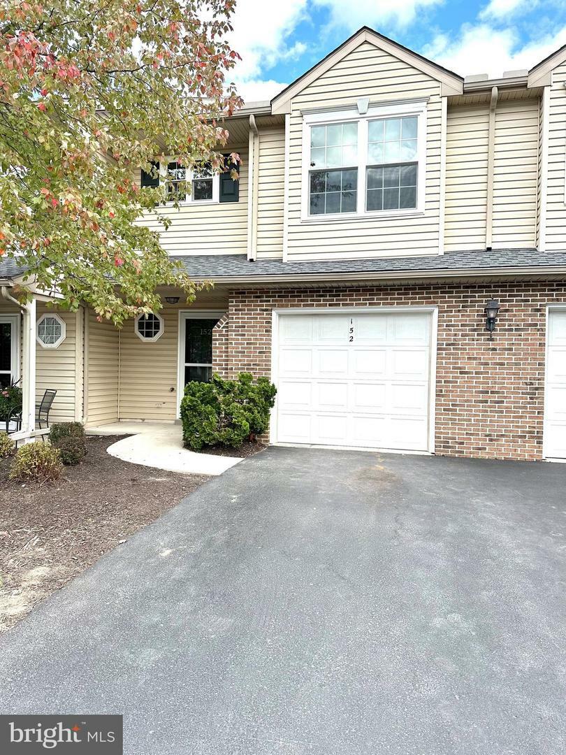 Property Photo:  152 Sparrow Road  PA 17036 