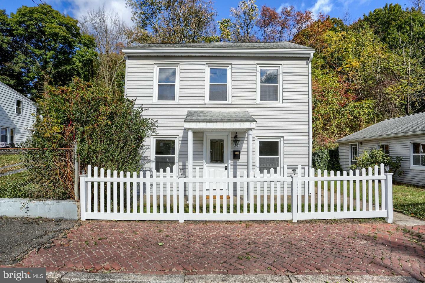 Property Photo:  210 W Railroad Street  PA 17901 