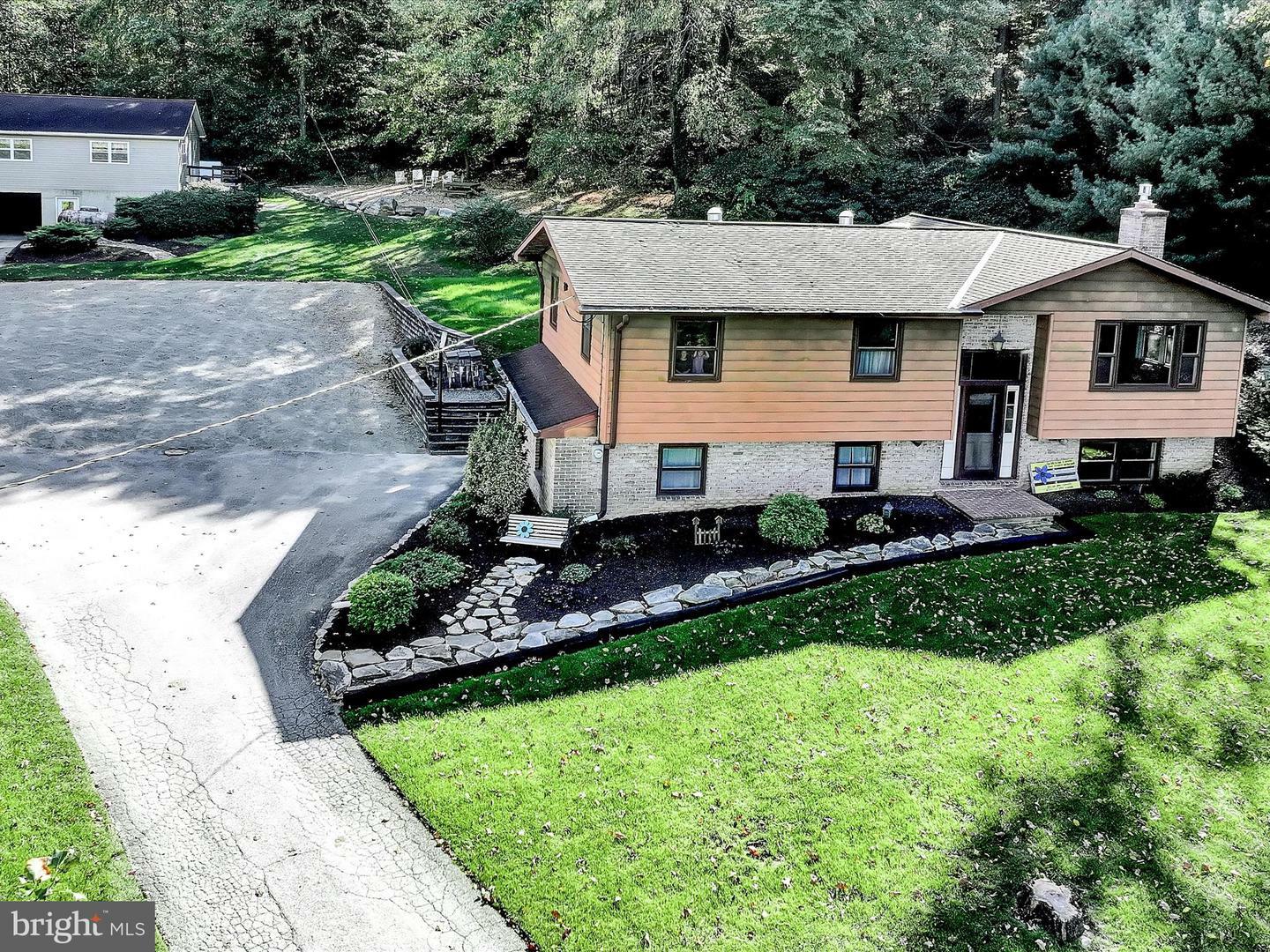 Property Photo:  373 Eden Road  PA 17566 