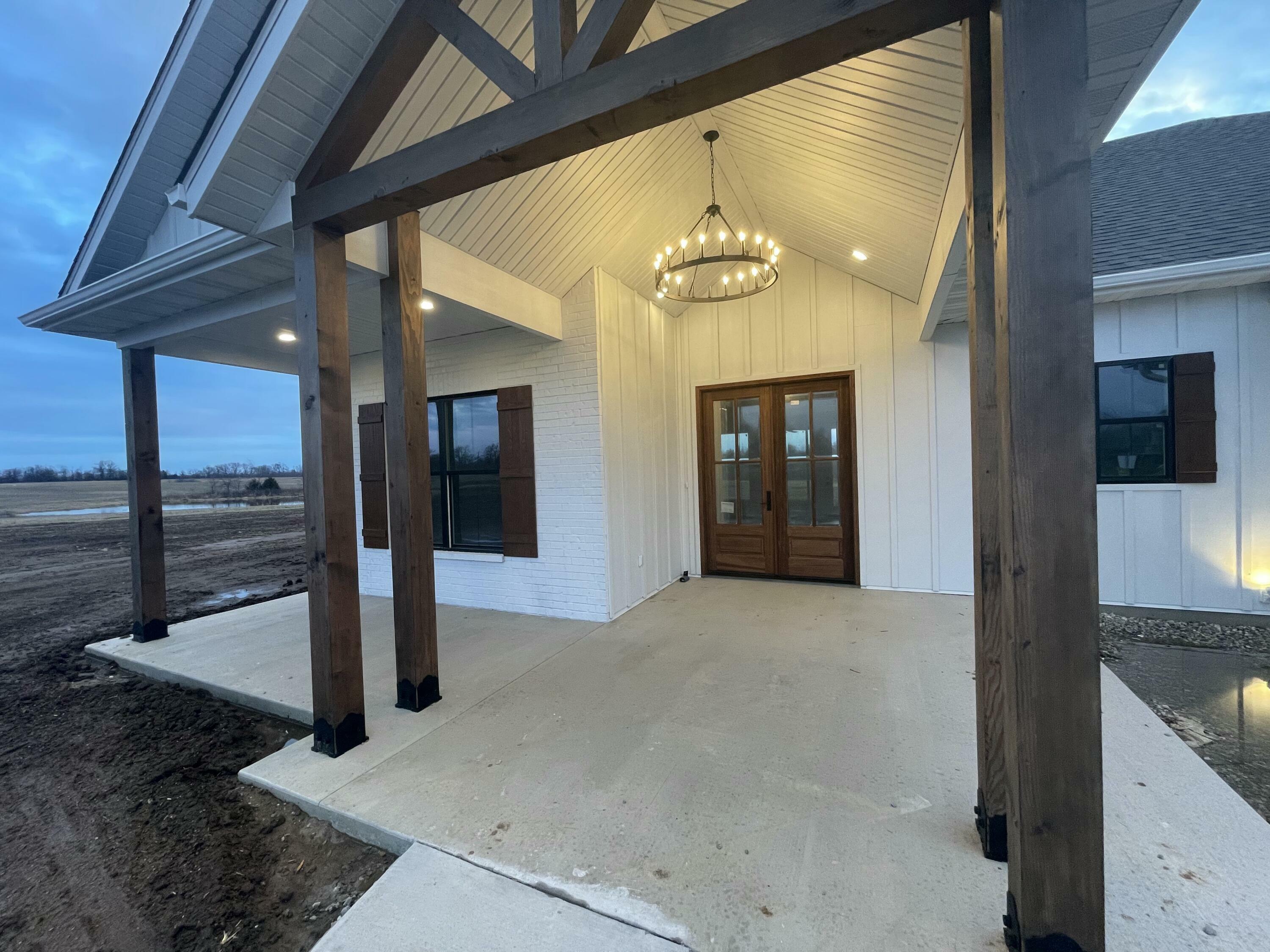 Property Photo: 14125 N Hayden'S Pointe MO 65255