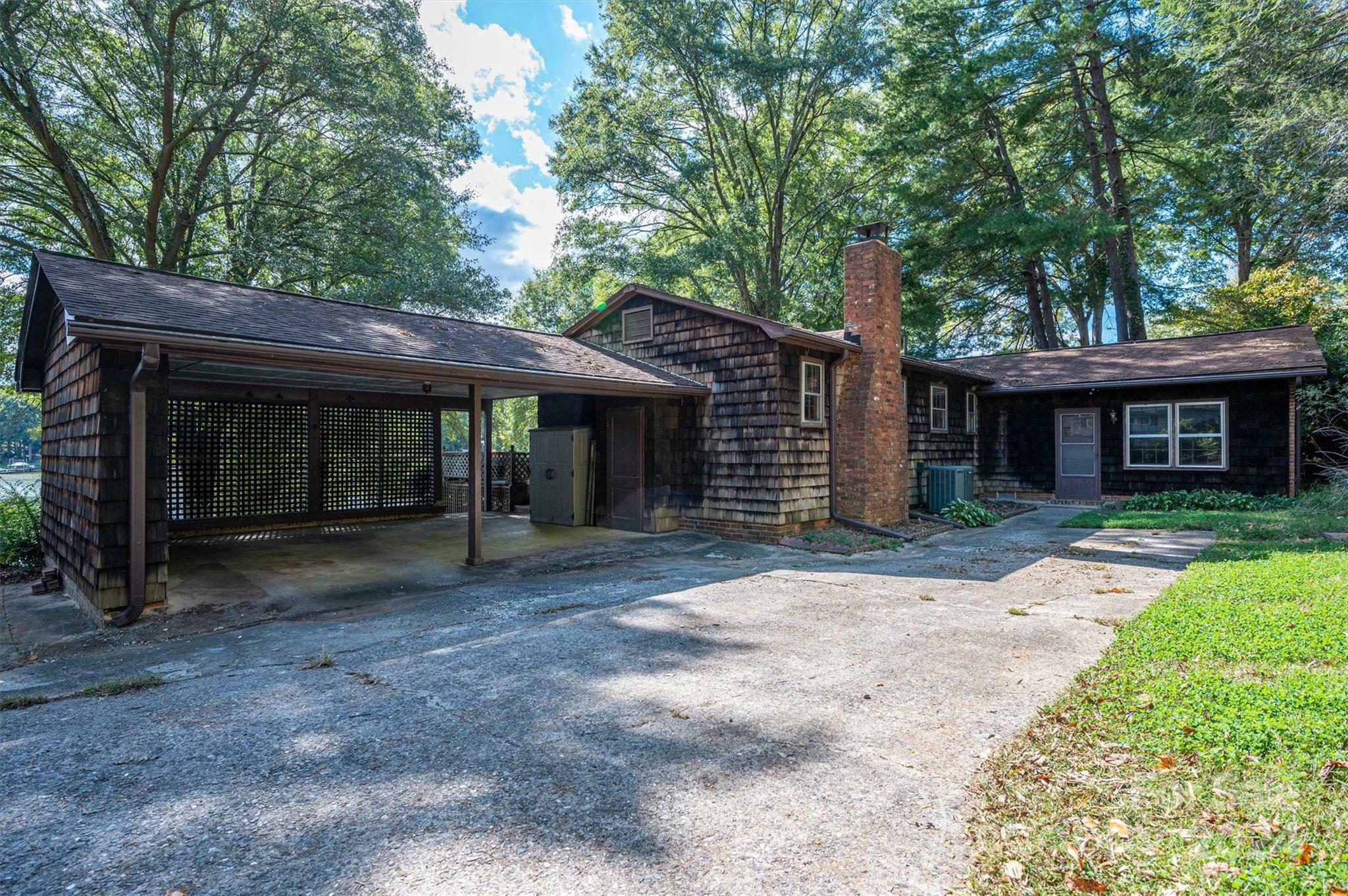 Property Photo:  7041 Wateredge Drive  NC 28673 