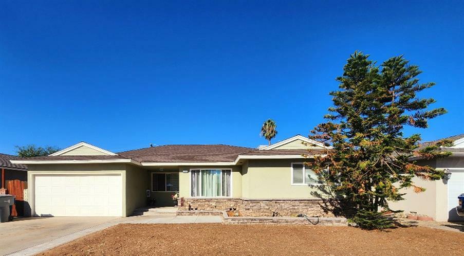 Property Photo:  4647 N 2nd Street  CA 93726 