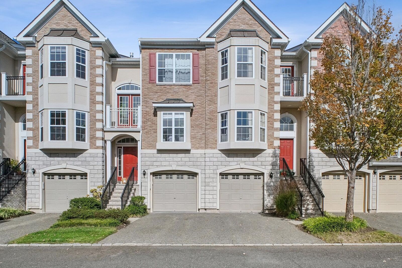 Property Photo:  66 Mallard Pl  NJ 07094