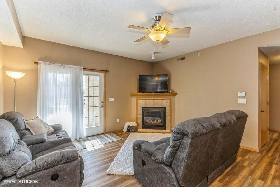 Property Photo:  870 W Cherry St 1  IA 52240 