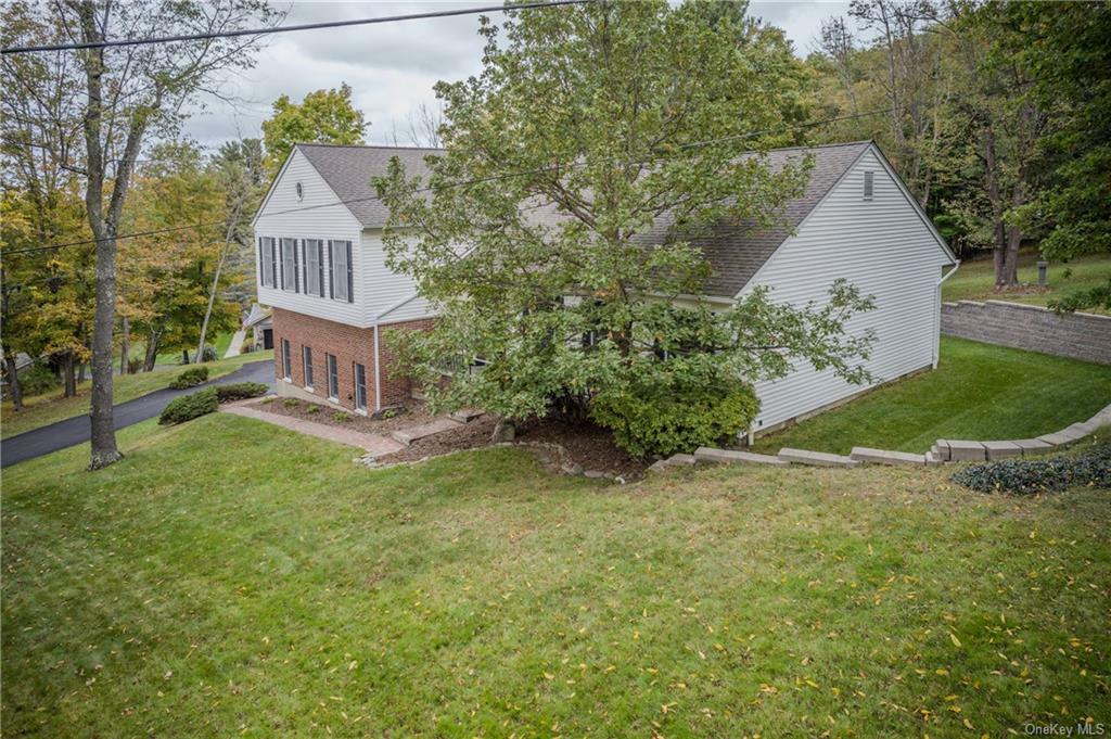 Property Photo:  192 Pine Tree Road  NY 10950 