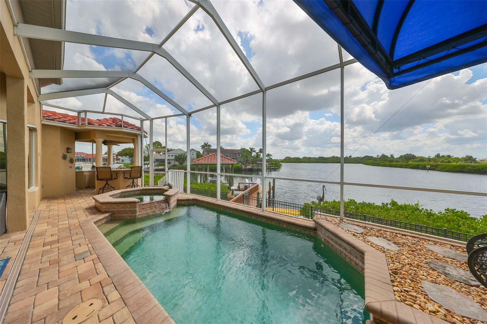 Property Photo:  1022 Sonata Lane  FL 33572 