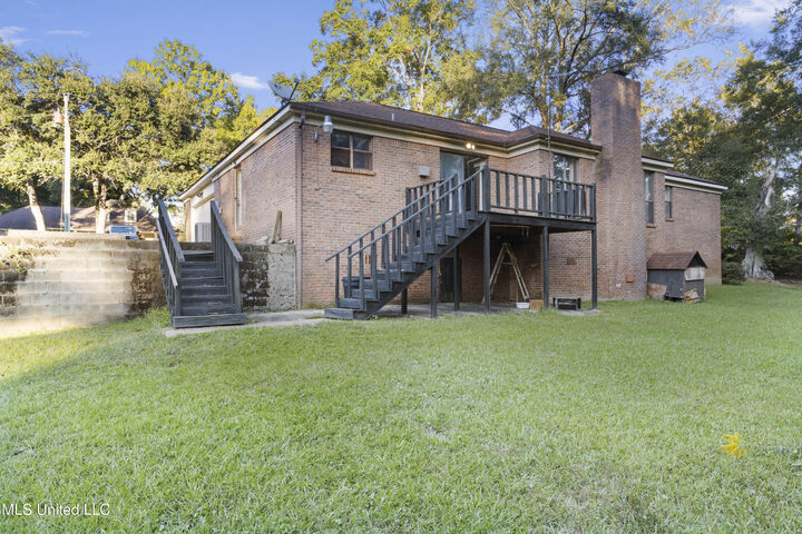 Property Photo: 1917 Shady Point Circle MS 39553
