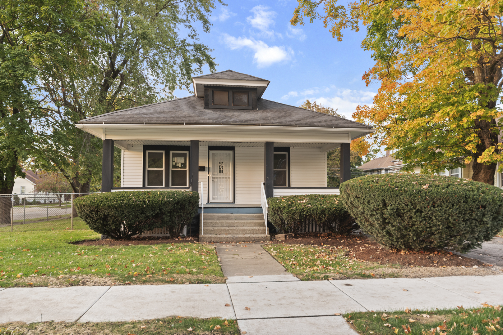 Property Photo:  601 Grant Avenue  IL 60433 