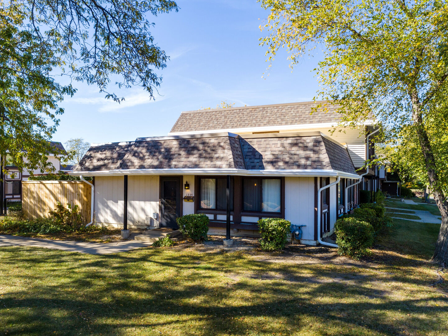 Property Photo:  1335 Court Q  IL 60133 