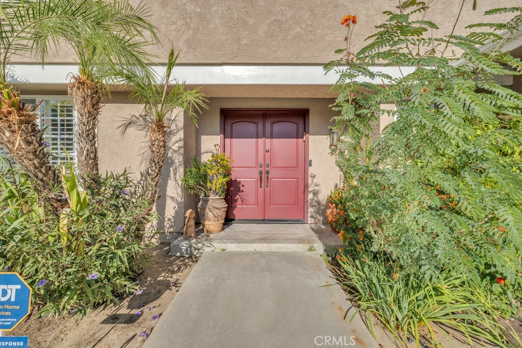 Property Photo:  24331 Clipstone Street  CA 91367 