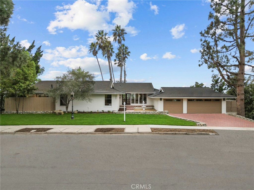 Property Photo:  777 Grada Avenue  CA 93010 