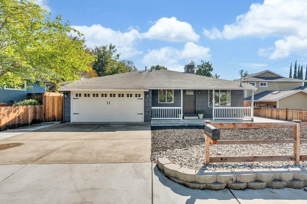 Property Photo:  404 Livoti Avenue  CA 95661 