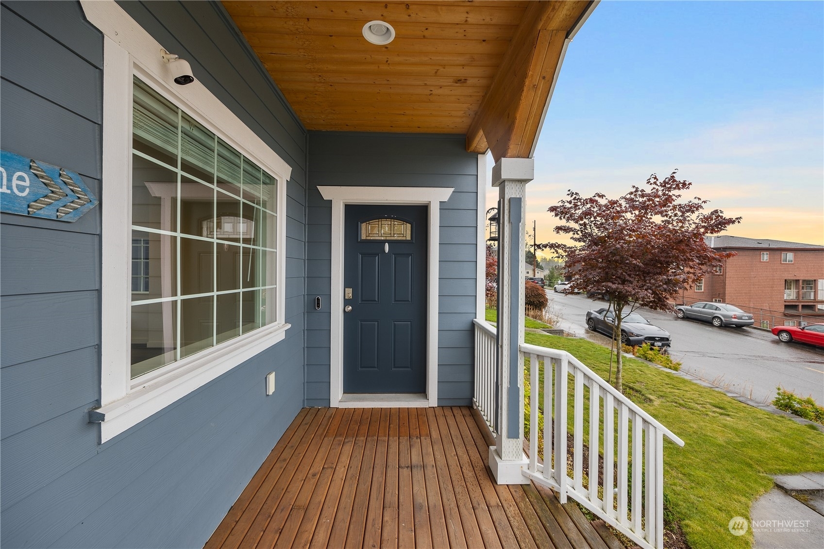 Property Photo:  437 N Macleod Avenue  WA 98223 