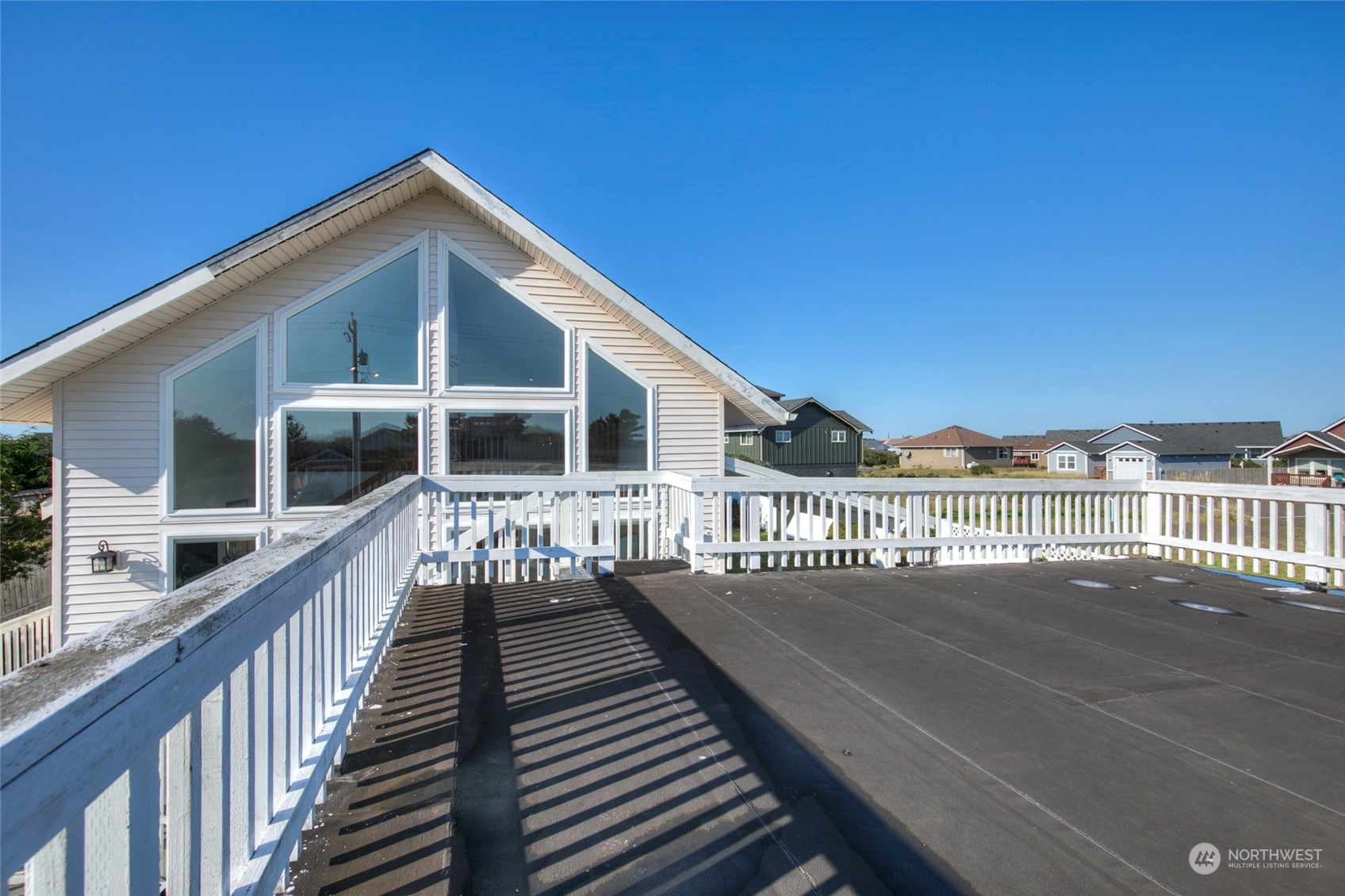 Property Photo:  1249 E Ocean Shores Boulevard SW  WA 98569 