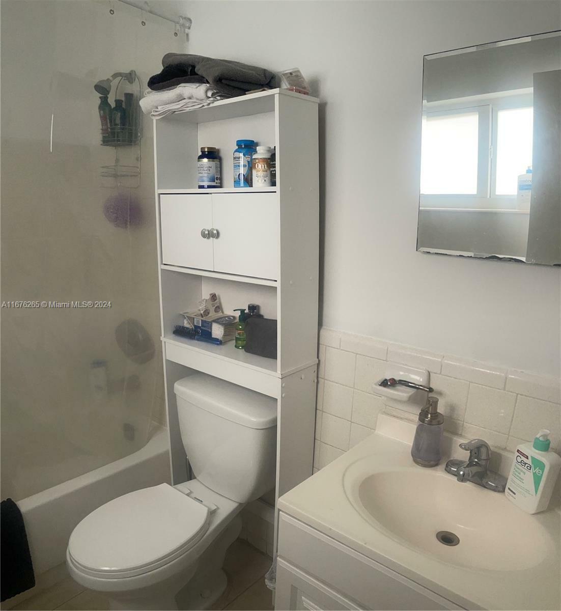 Property Photo:  831 NW 1st Ave 4  FL 33311 