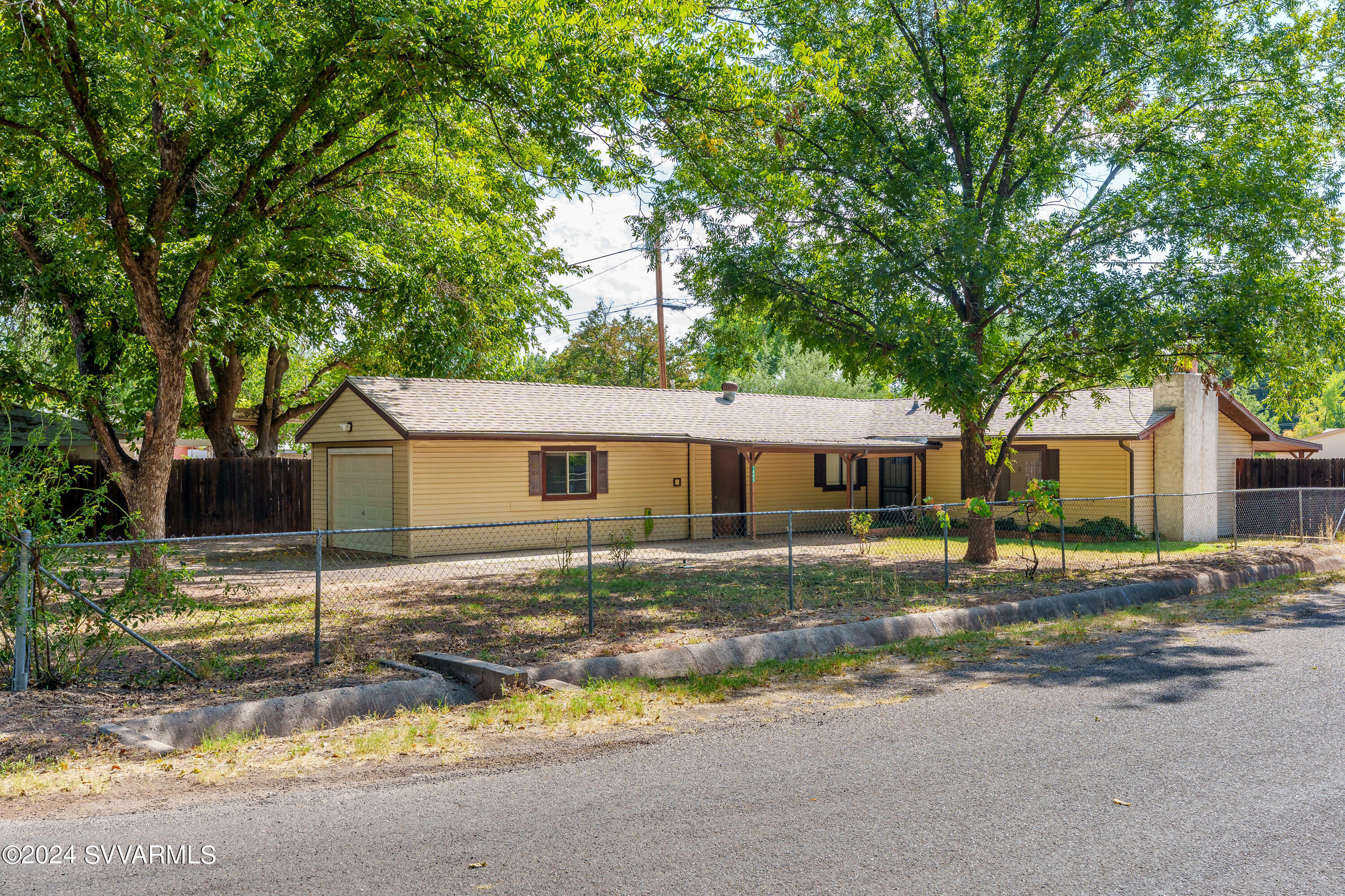 Property Photo:  1885 W Oak Lane  AZ 86322 