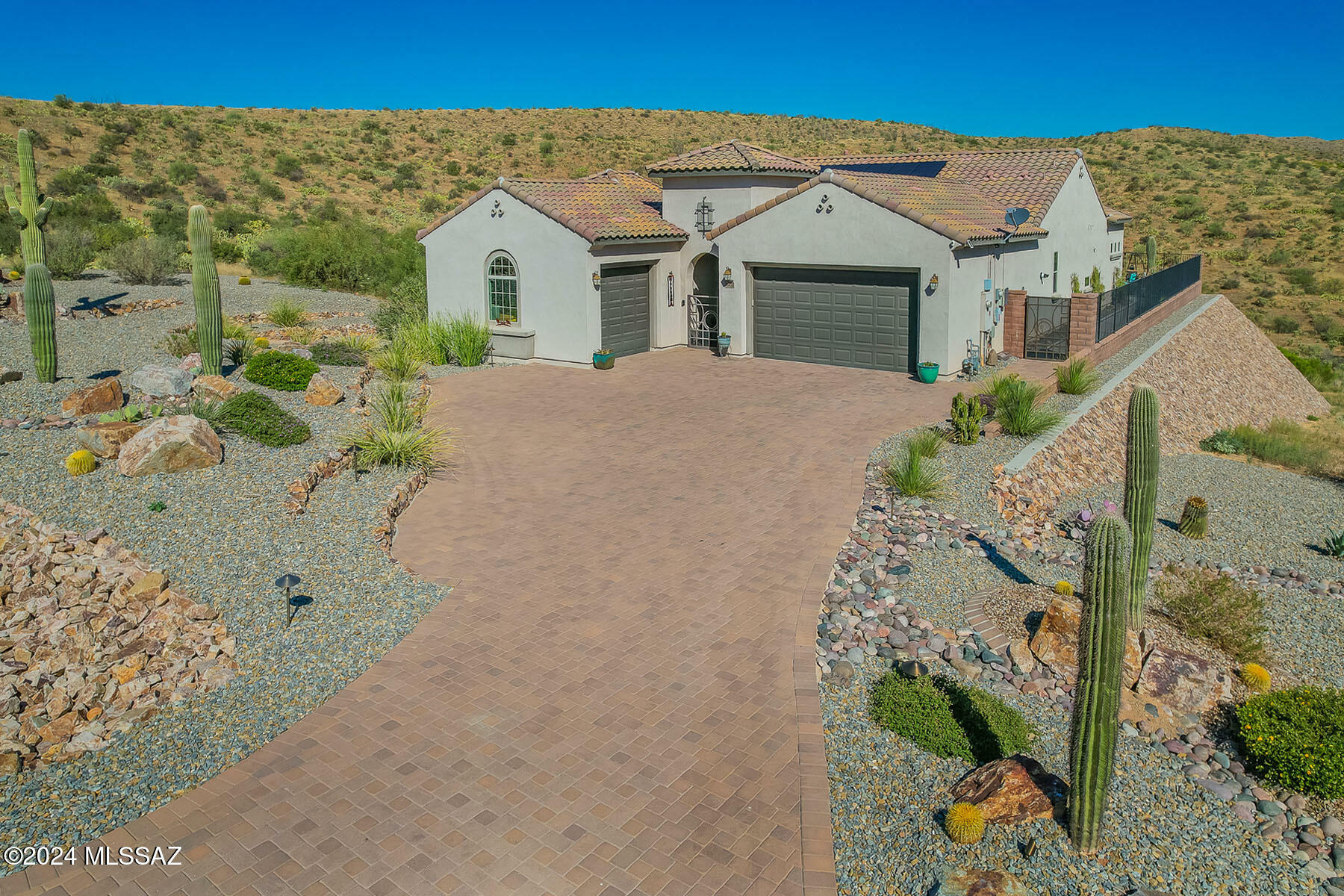 Property Photo:  66450 E Sundance Place  AZ 85739 