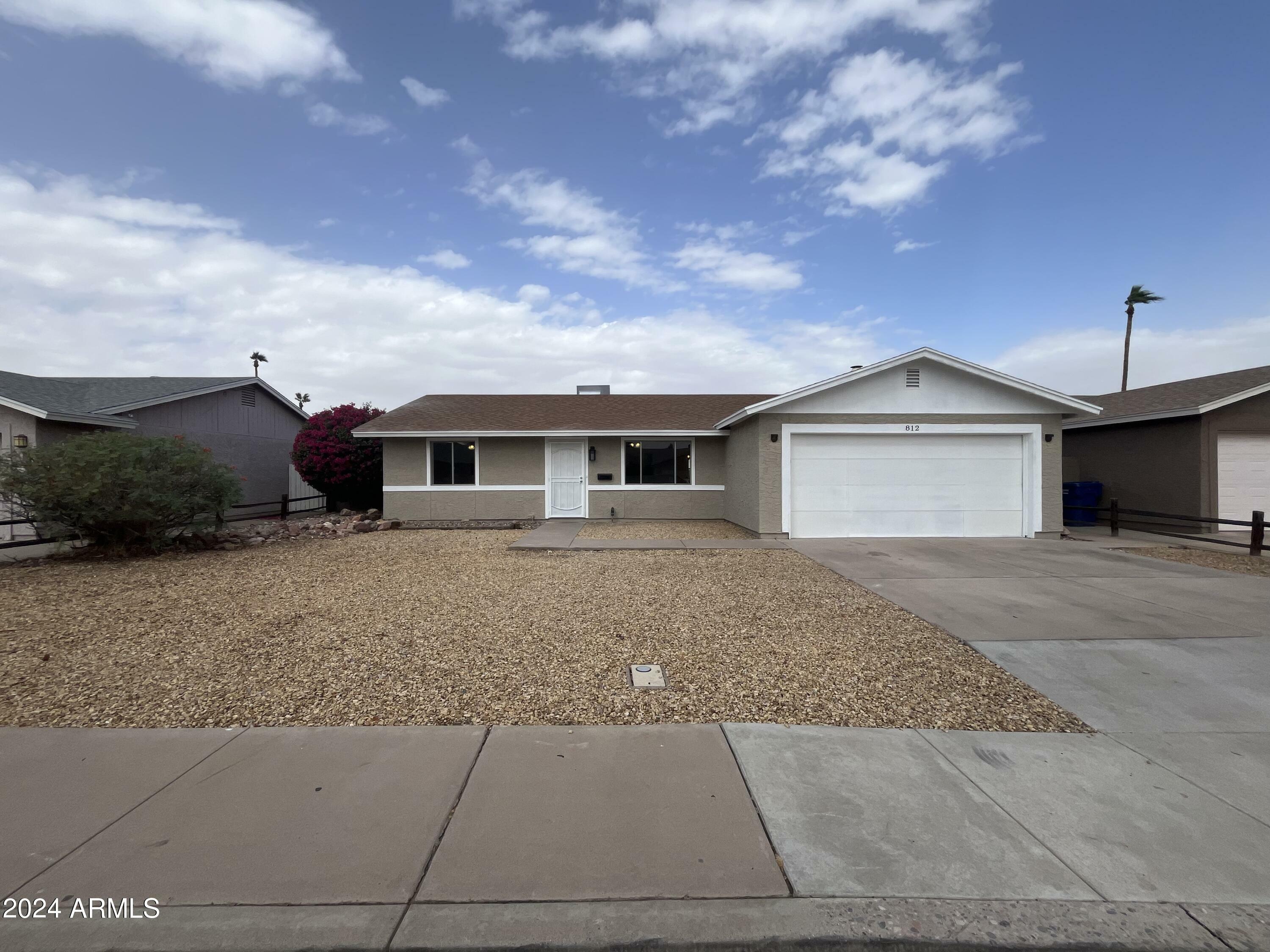 Property Photo: 812 W Brooks Street AZ 85225