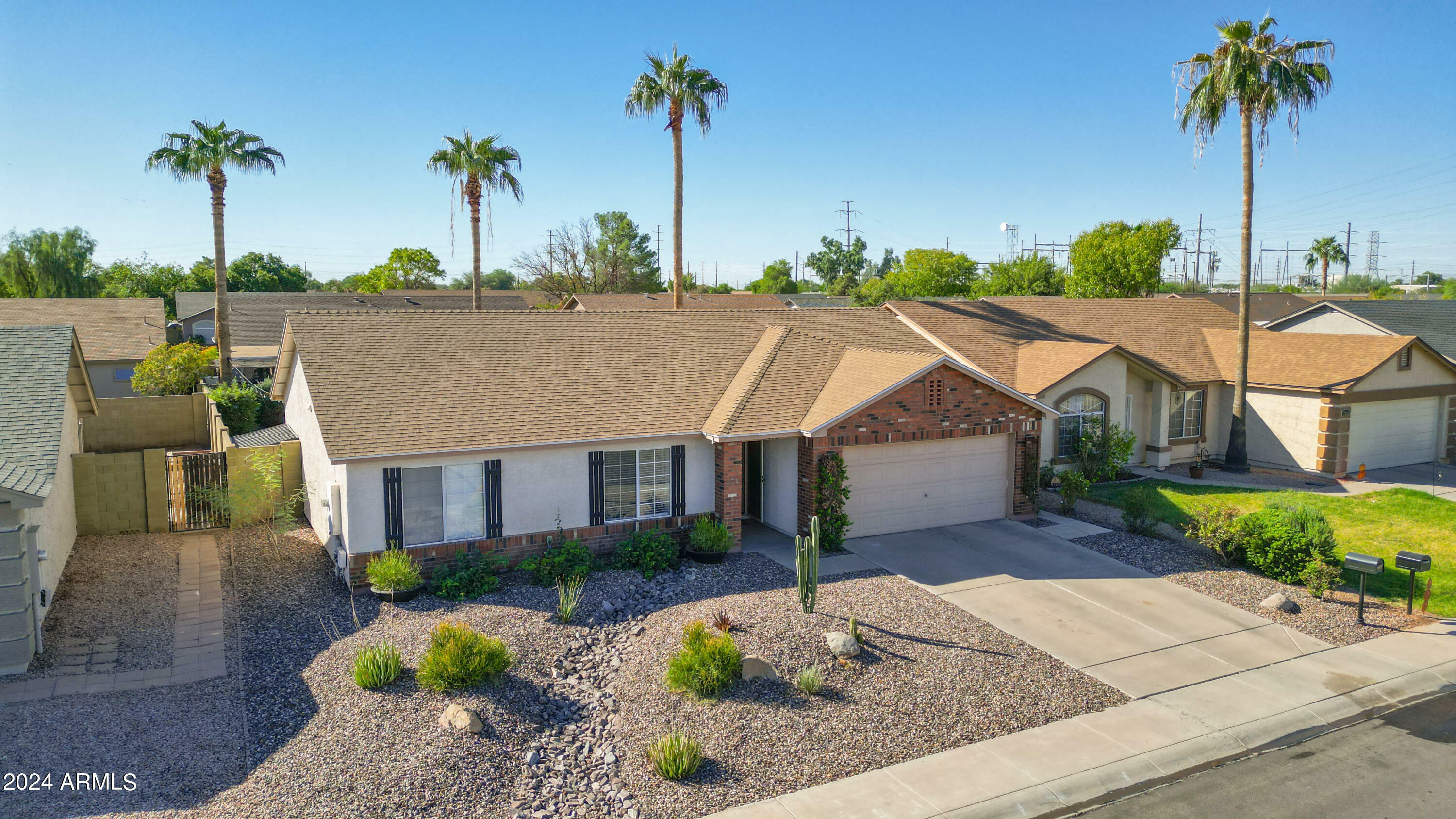 Property Photo:  2075 E Stottler Court  AZ 85296 