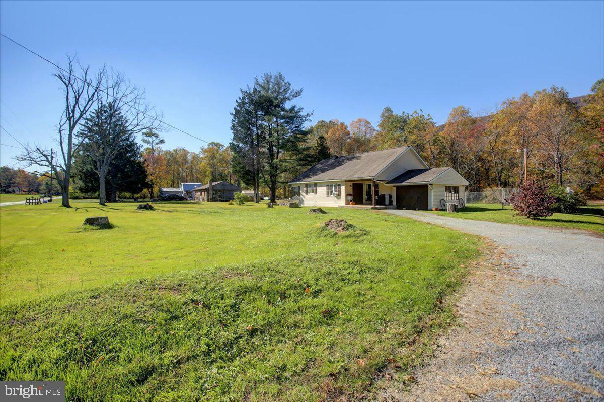 Property Photo:  4 Jackson Drive  PA 17040 