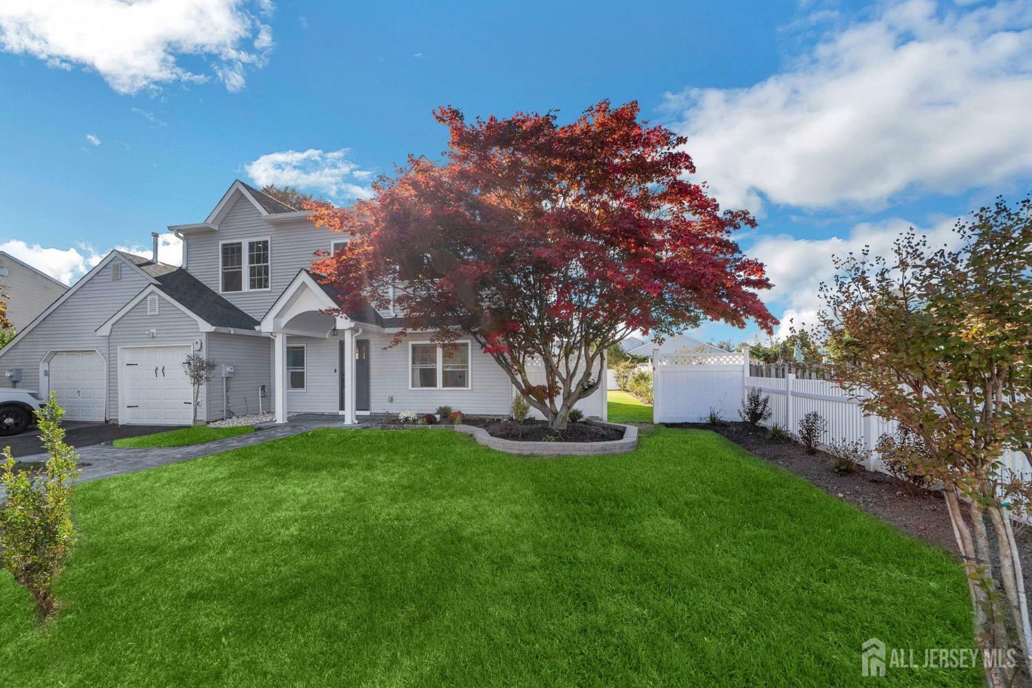 Property Photo:  44 Woodbrooke Drive  NJ 08820 