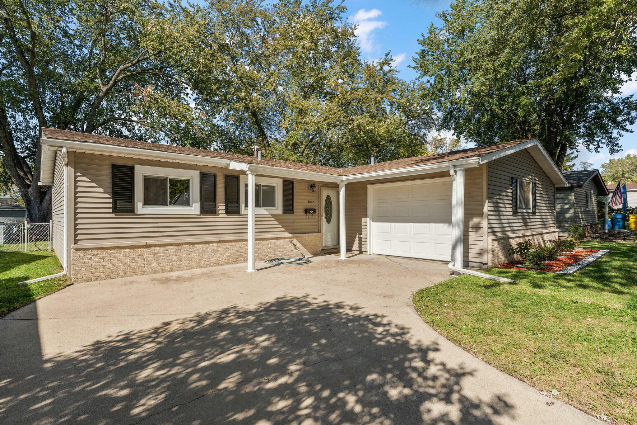 Property Photo:  1246 N Glenwood Avenue  IN 46319 