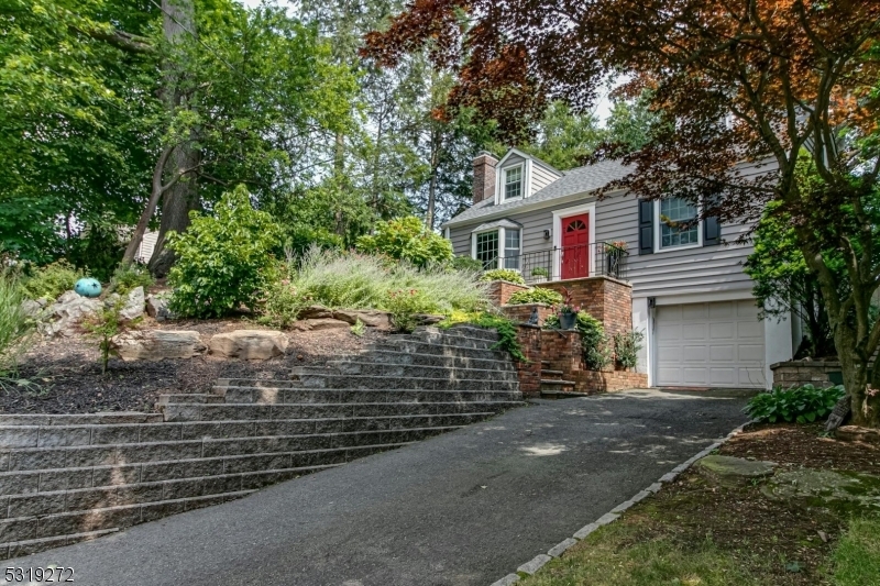 Property Photo:  652 Maye St  NJ 07090 