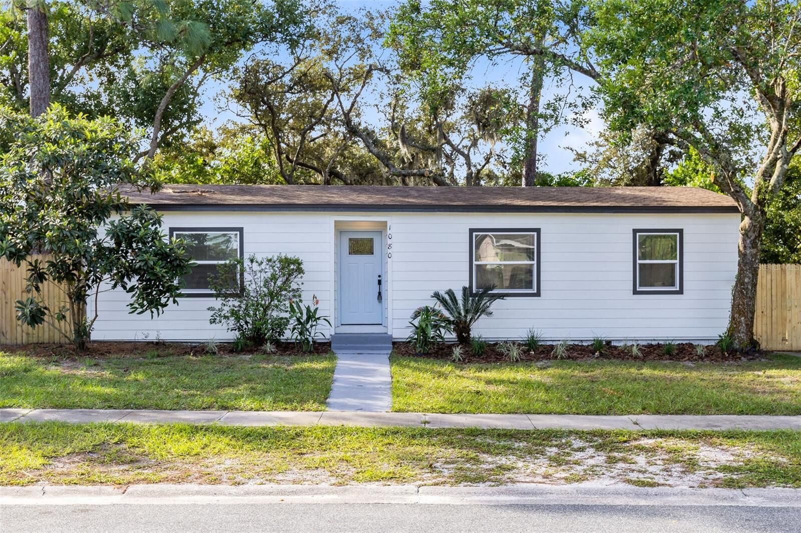 Property Photo: 1080 Landmark Lane FL 32707
