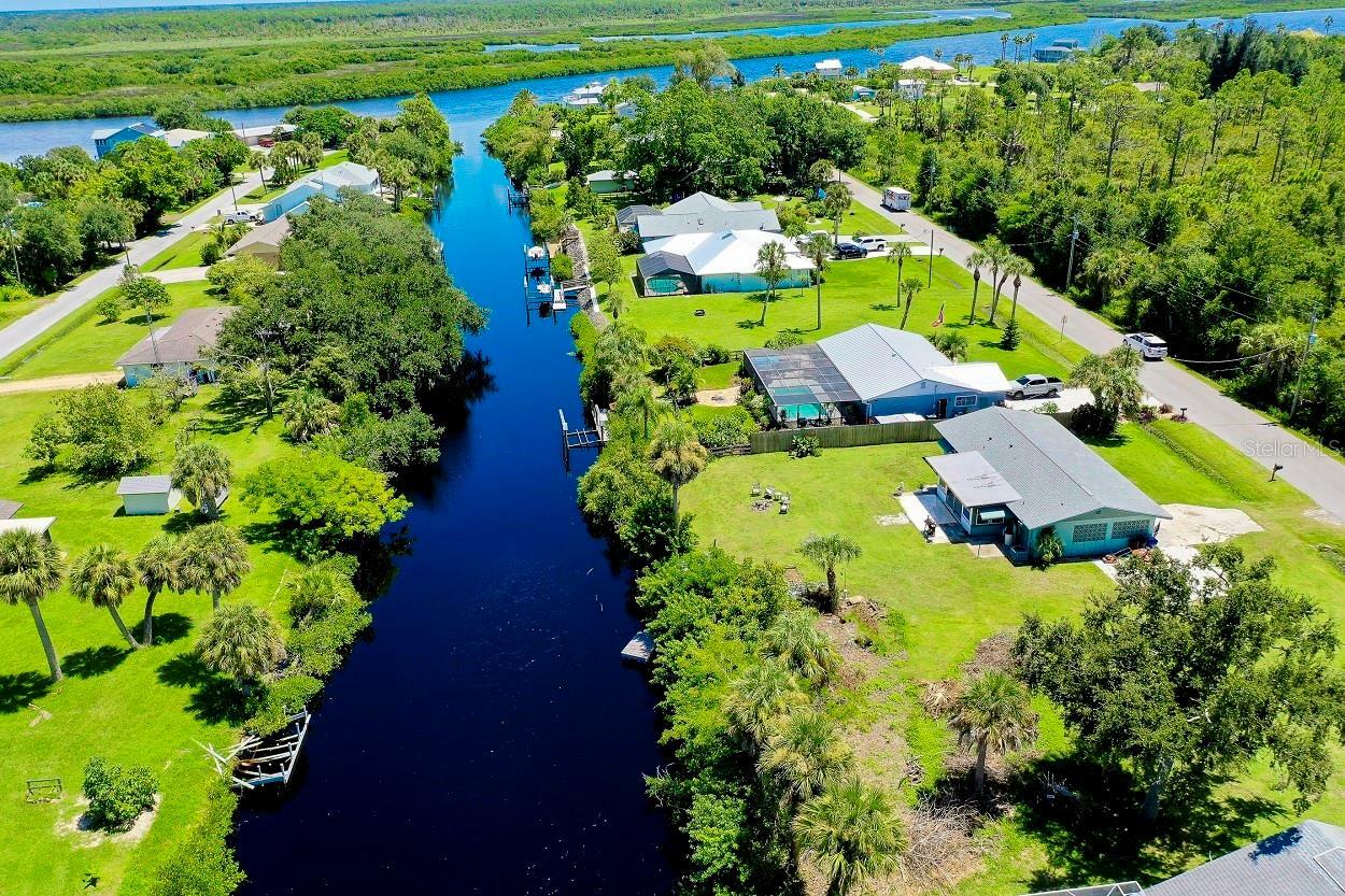 Property Photo:  9027 E River Road  FL 34293 