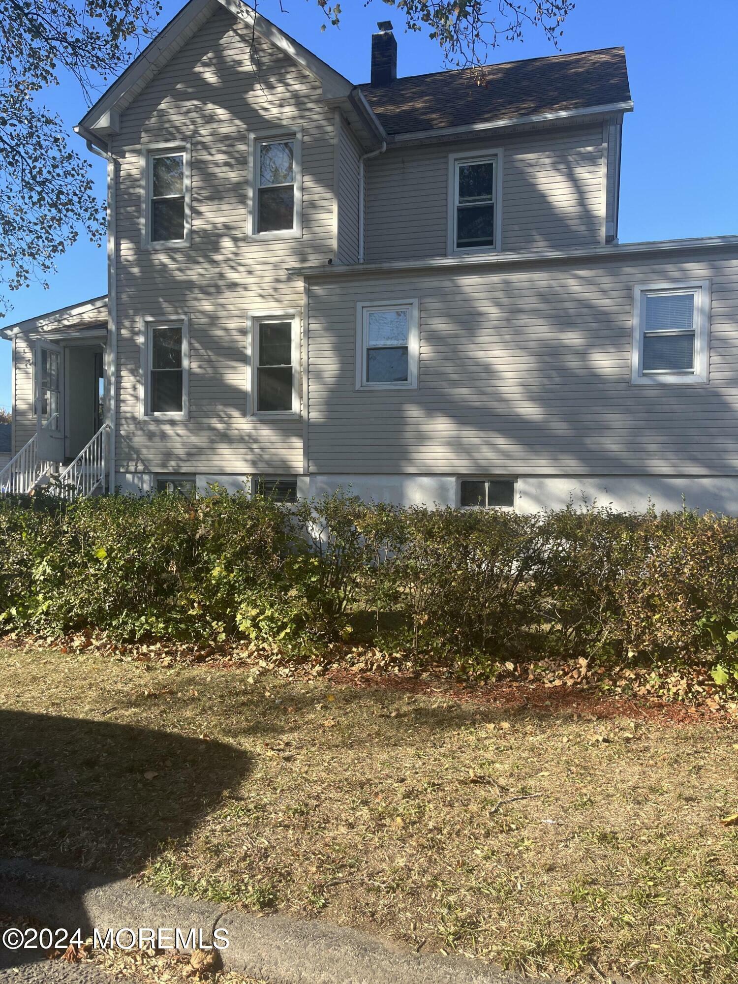 Property Photo:  86 Loring Avenue 1  NJ 08817 