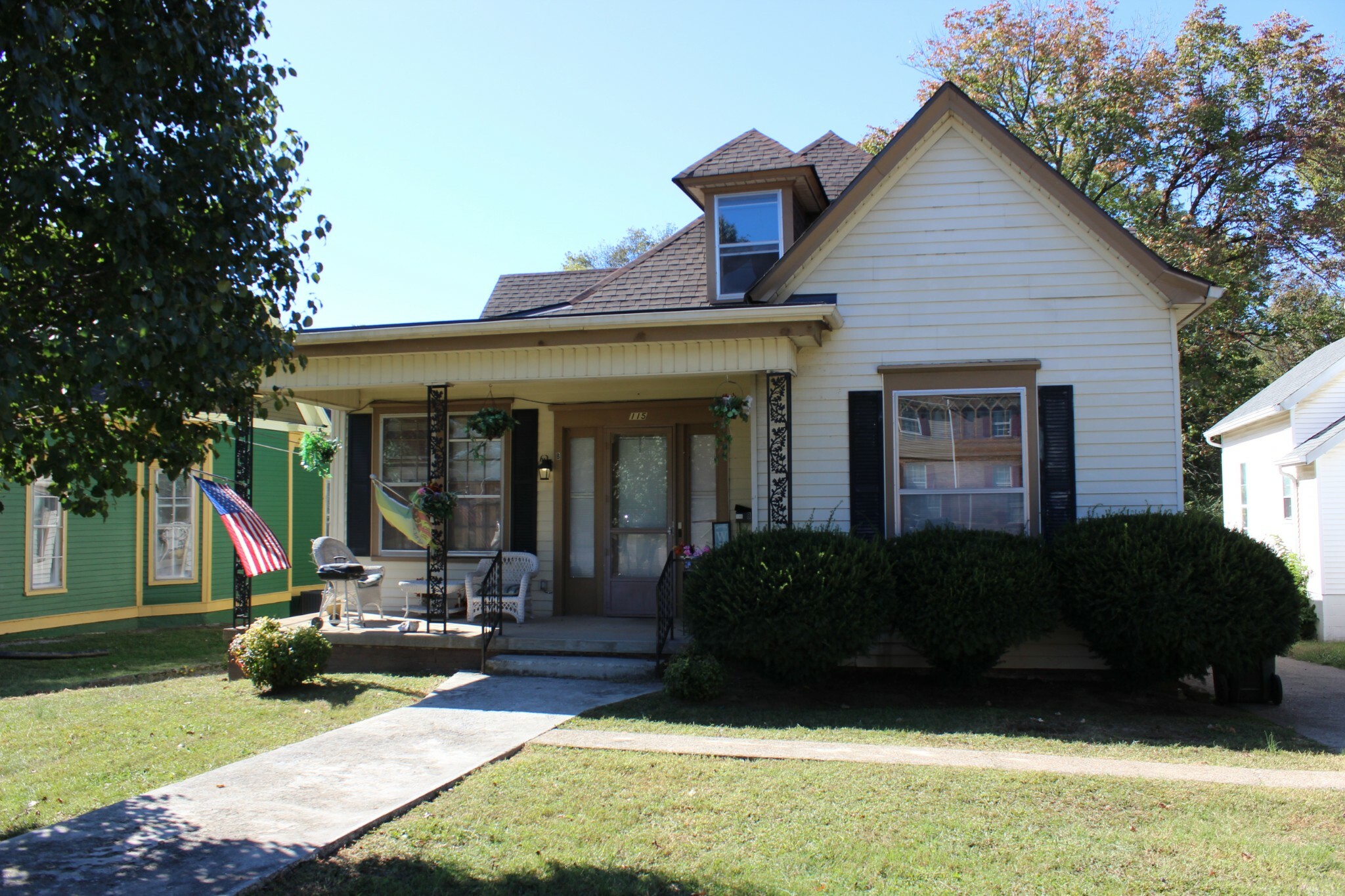 Property Photo:  115 Main St N  TN 37172 