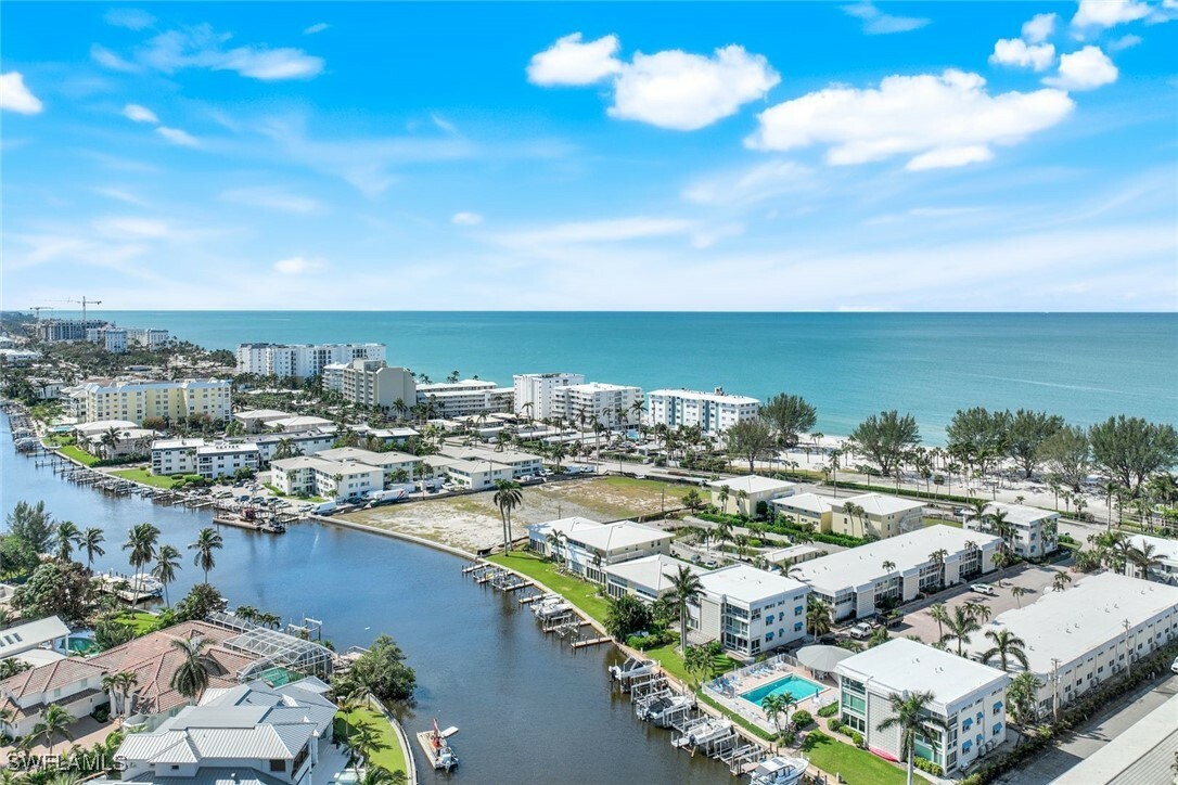 Property Photo:  2100 Gulf Shore Boulevard N 120  FL 34102 