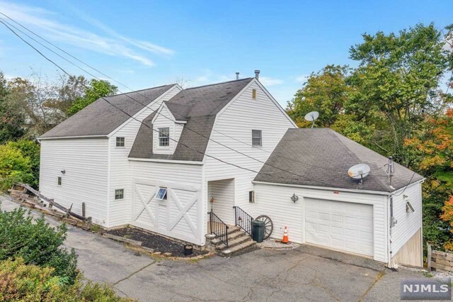 Property Photo:  132 West Lionhead Drive  NJ 07470 