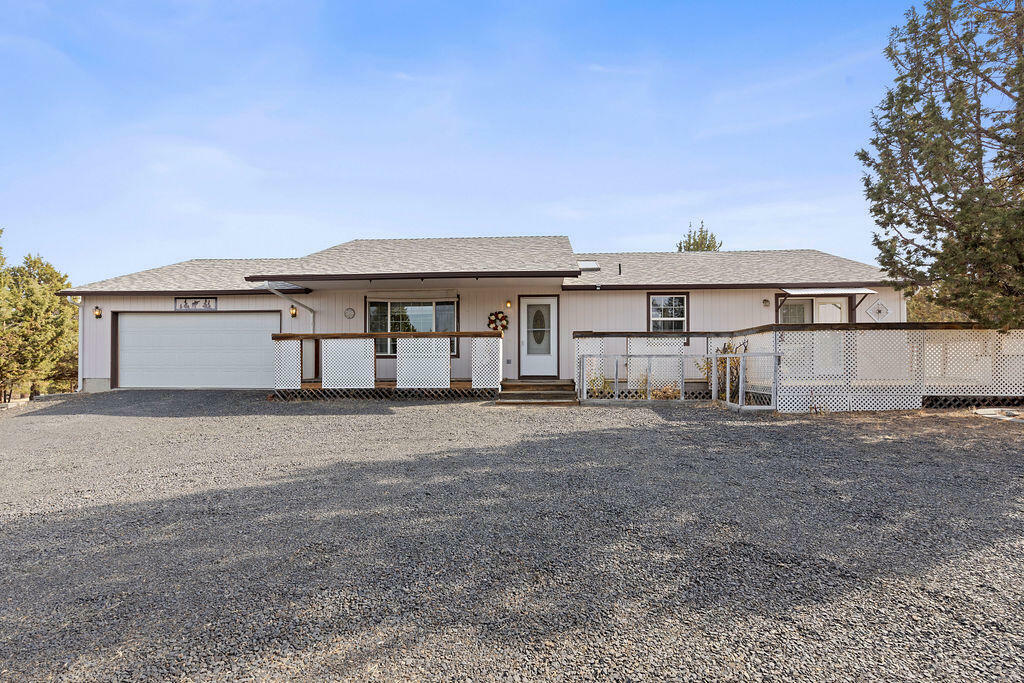 Property Photo:  5660 SE Jerry Drive  OR 97754 