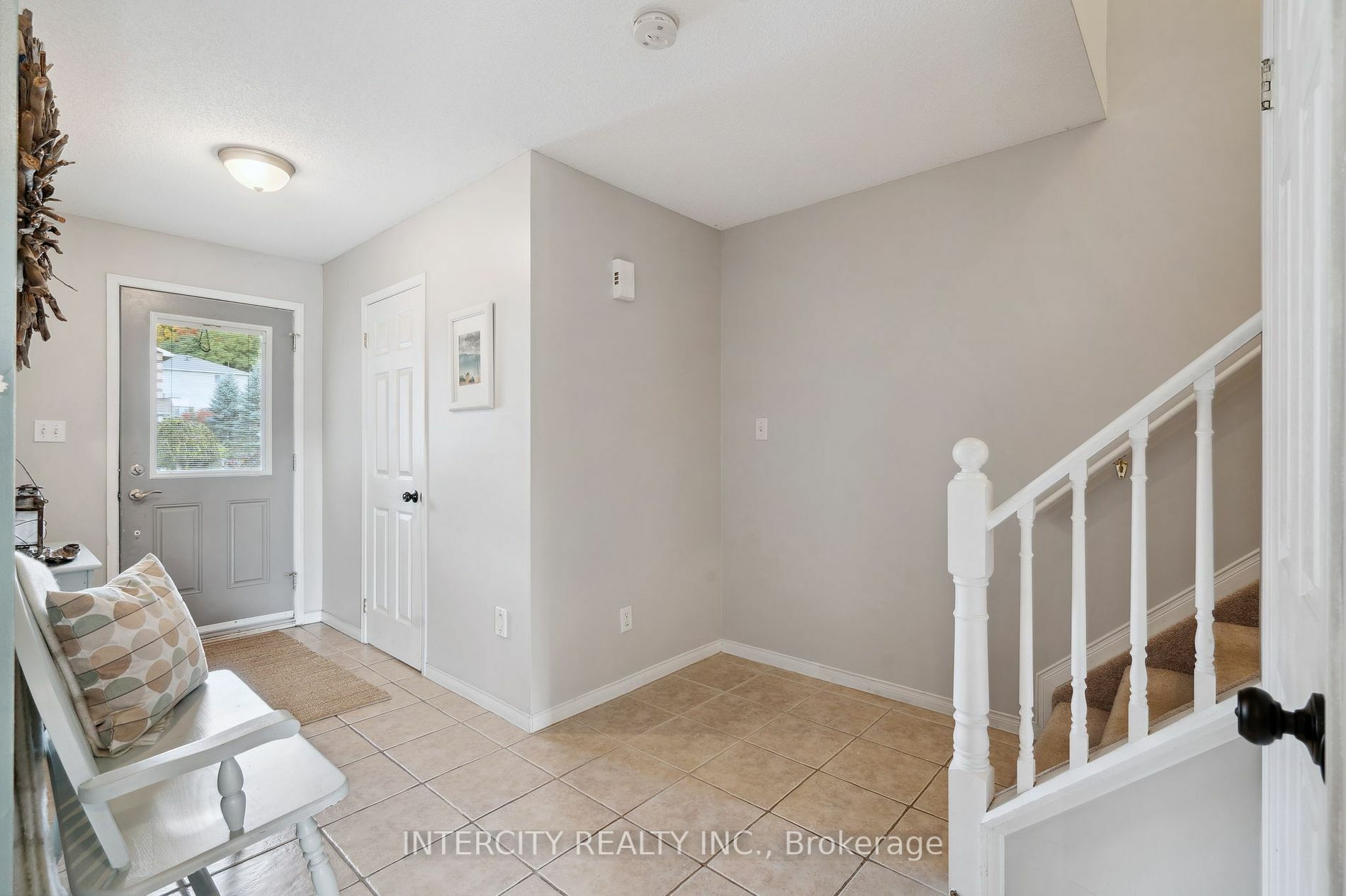 Property Photo:  116 Southwinds Cres E  ON L4R 0A4 