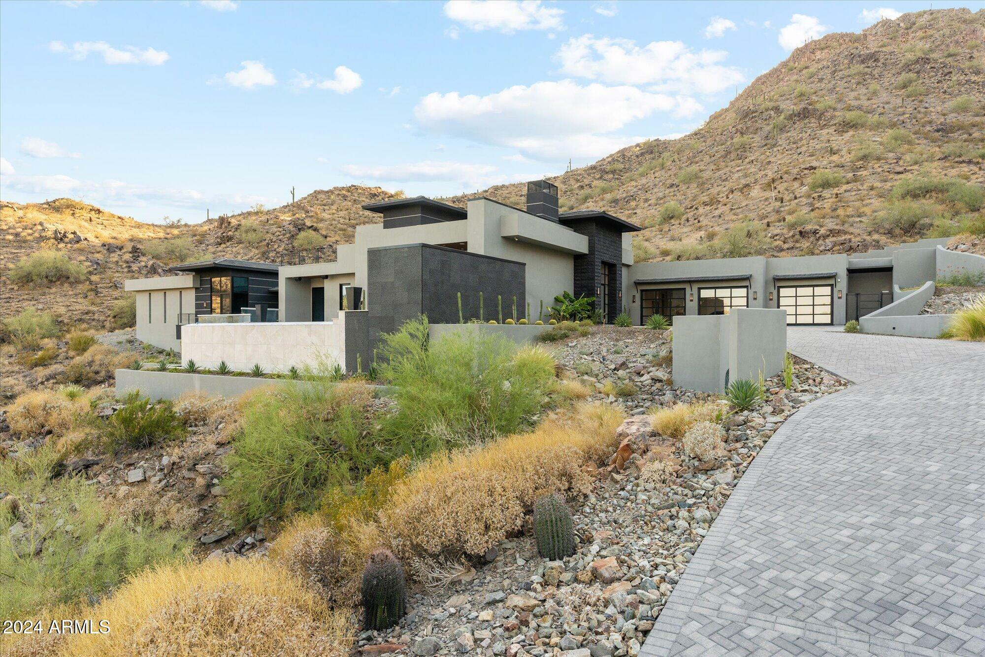 Property Photo:  7000 N 39th Place  AZ 85253 