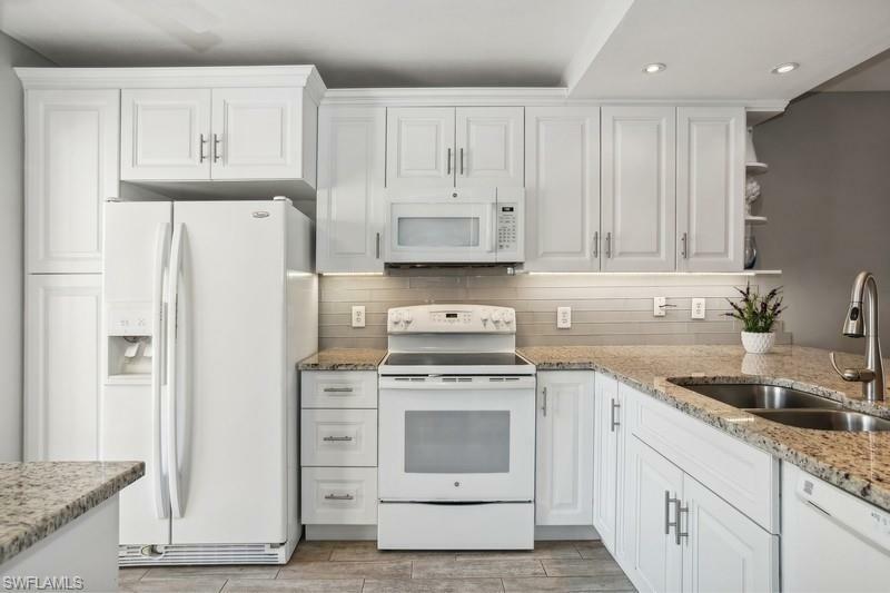 Property Photo:  2372 Hidden Lake Dr 803  FL 34112 